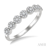 1/4 Ctw Circular Mount Round Cut Diamond Cluster Fashion Band in 14K White Gold