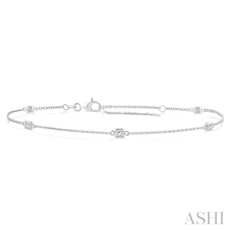 1/4 Ctw Princess Cut Diamond Station Bracelet in 14K White Gold