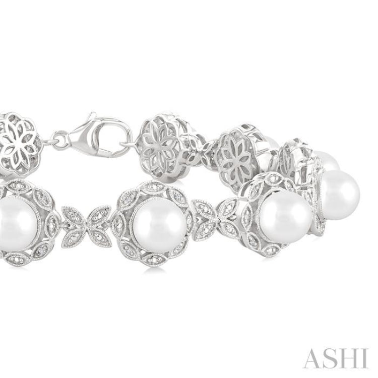 6 MM Cultured Pearl and 1/6 Ctw Round Cut Diamond Bracelet in Sterling Silver
