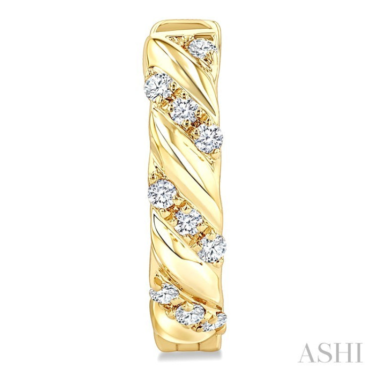 1/10 Ctw Half Twirl Round Cut Diamond Huggie Petite Earrings in 10K Yellow Gold