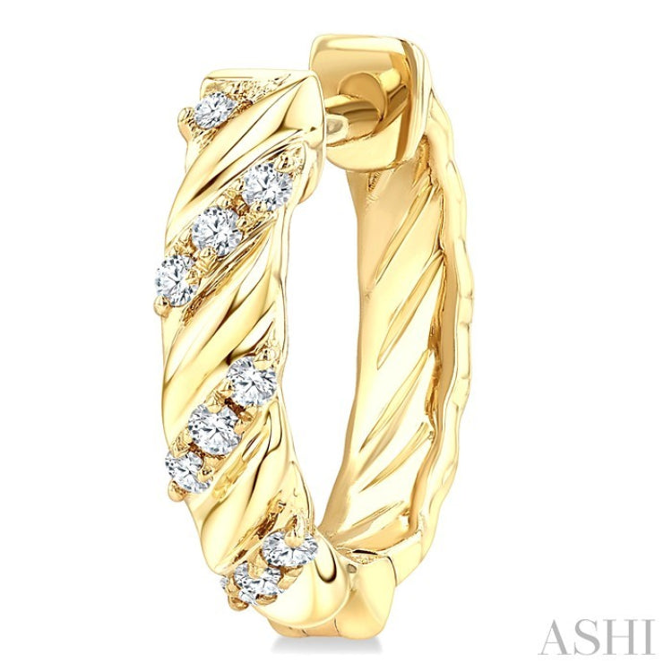 1/10 Ctw Half Twirl Round Cut Diamond Huggie Petite Earrings in 10K Yellow Gold