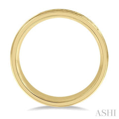 1/2 Ctw Parallel Milgrain & Niched Center Round Cut Diamond Men's Wedding Band in 14K Yellow Gold