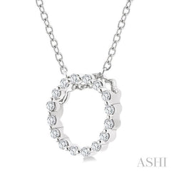 1/10 Ctw Circle Round Cut Diamond Pendant With Chain in Sterling Silver