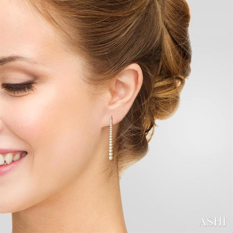 3 Ctw Round Cut Diamond Riviera Drop Earring in 14K Yellow Gold