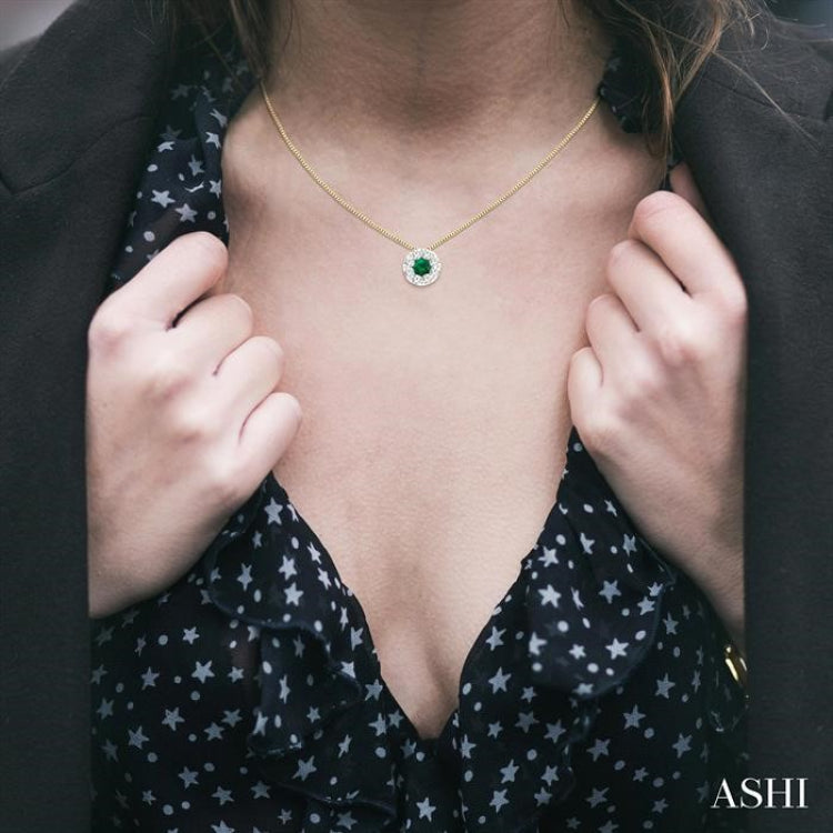 3.8 MM Emerald and 1/3 Ctw Round Cut Lovebright Diamond Precious Pendant With Chain in 14K Yellow and White Gold